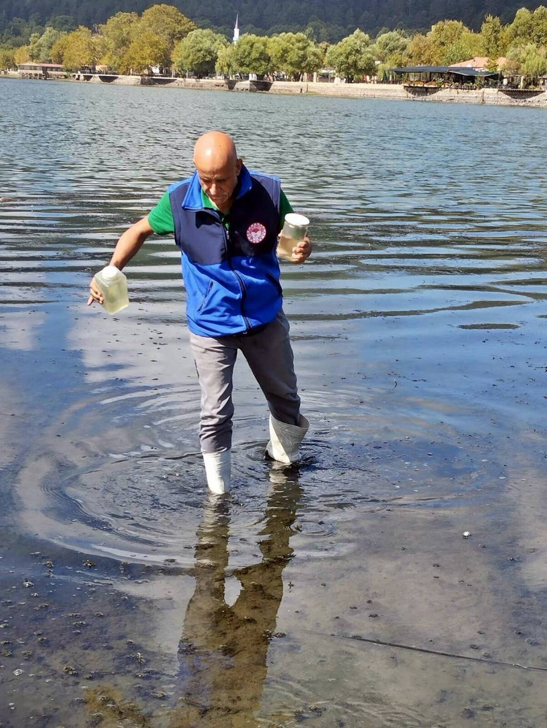 O kentte korkunç manzara: Maske ve eldivenle kamyonete yüklediler! Mahalleli endişeli: Daha önce böyle bir şey yaşamadık 16